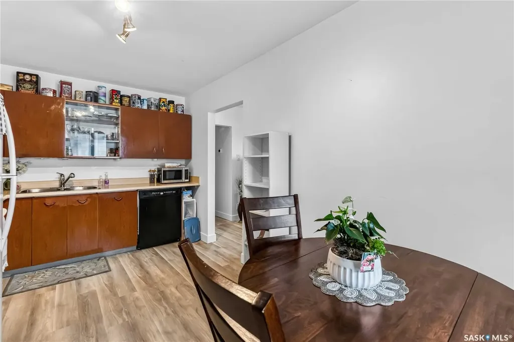 513 W Avenue N Saskatoon SK S7L 3H2