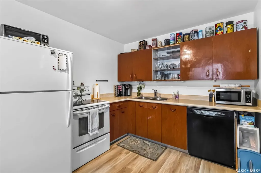 513 W Avenue N Saskatoon SK S7L 3H2