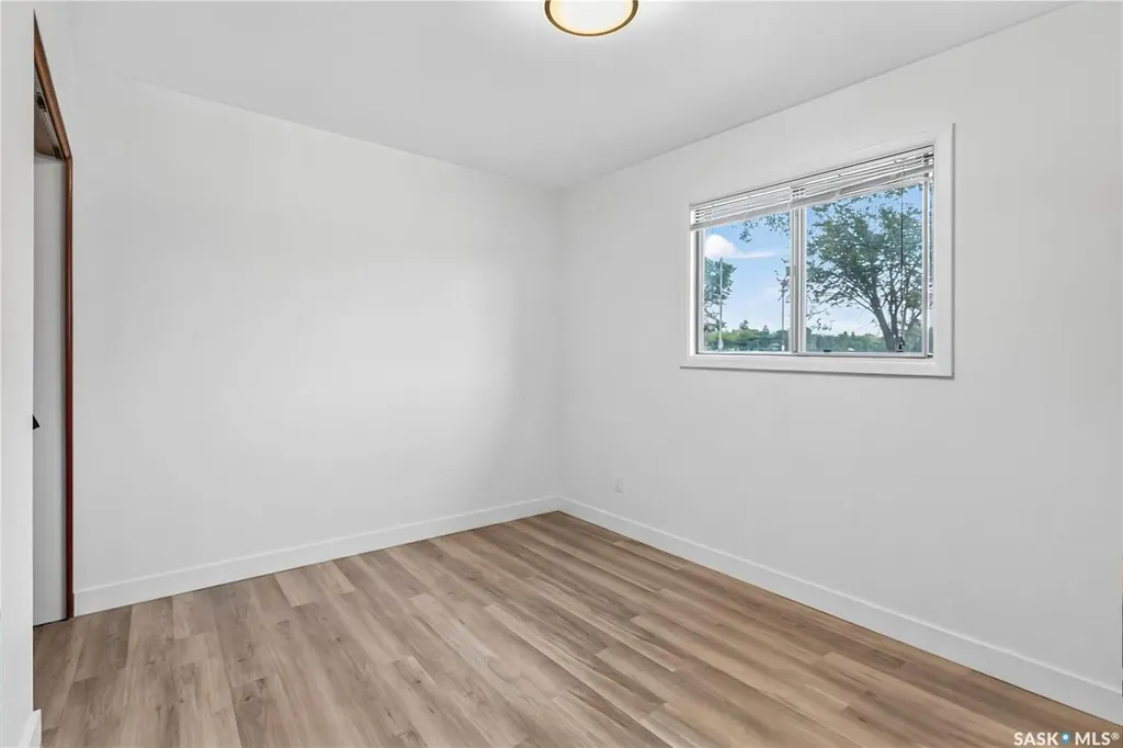 513 W Avenue N Saskatoon SK S7L 3H2