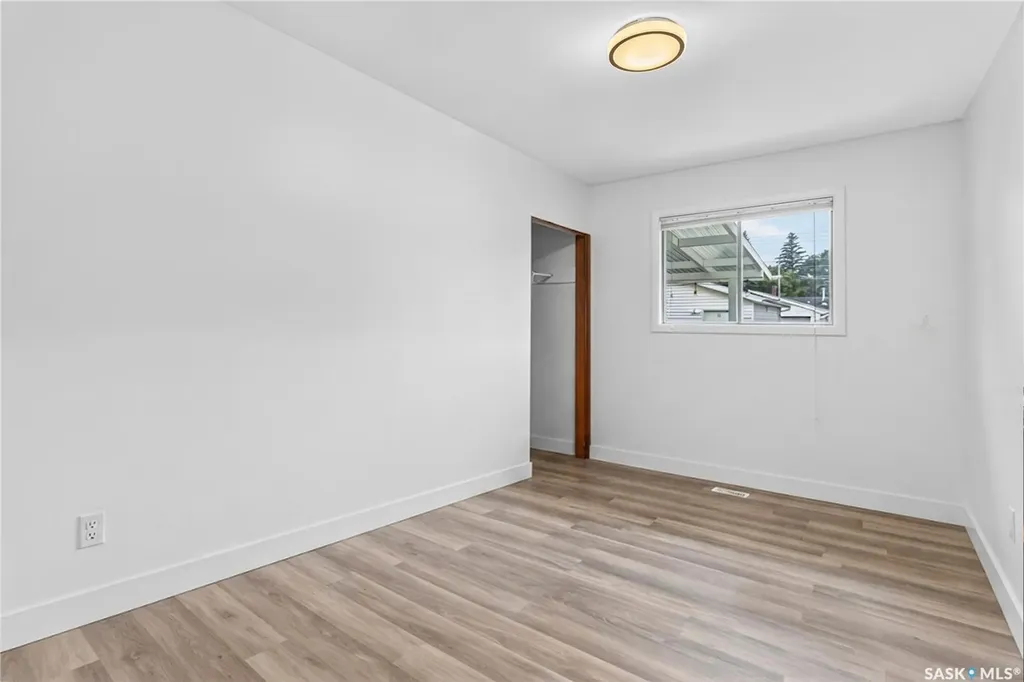 513 W Avenue N Saskatoon SK S7L 3H2
