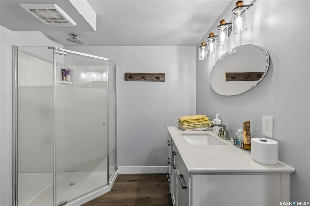 513 W Avenue N Saskatoon SK S7L 3H2