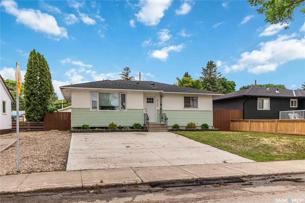 513 W Avenue N Saskatoon SK S7L 3H2