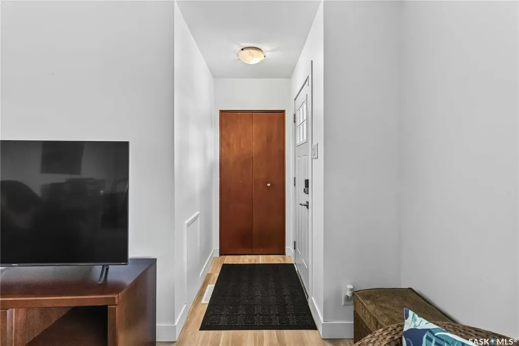 513 W Avenue N Saskatoon SK S7L 3H2