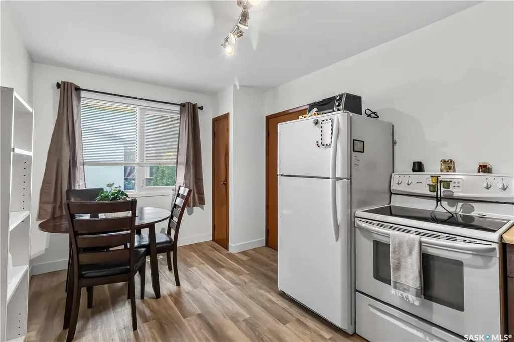 513 W Avenue N Saskatoon SK S7L 3H2