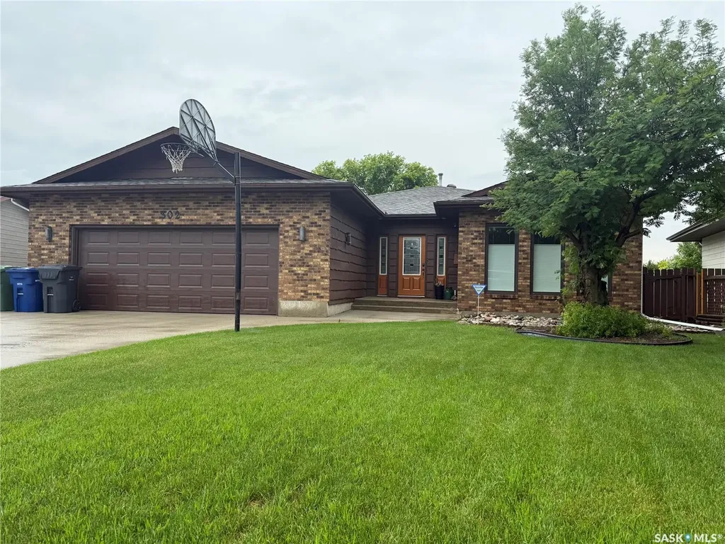 302 Watson Crescent Nipawin SK S0E 1E0