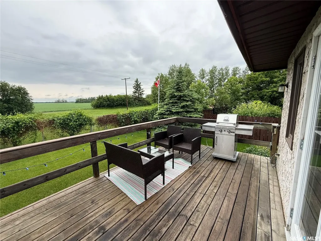 302 Watson Crescent Nipawin SK S0E 1E0