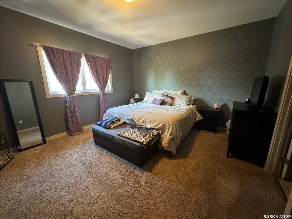 691 Barber Crescent Weyburn SK S4H 0B9