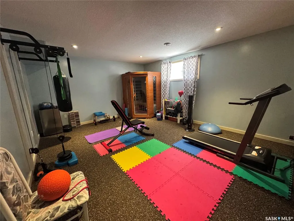 691 Barber Crescent Weyburn SK S4H 0B9