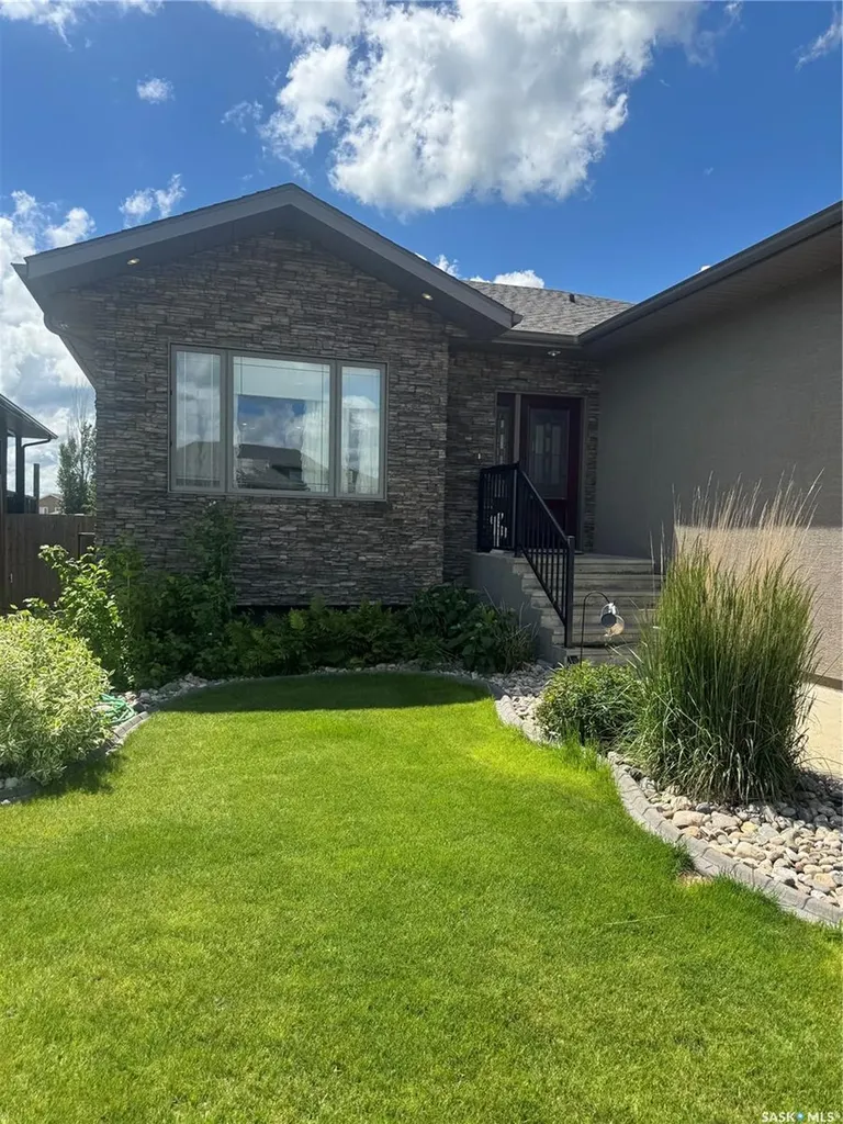 691 Barber Crescent Weyburn SK S4H 0B9