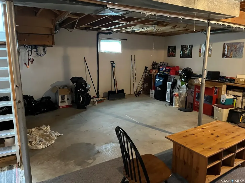 2 6th Street Willow Bunch SK S0H 4K0