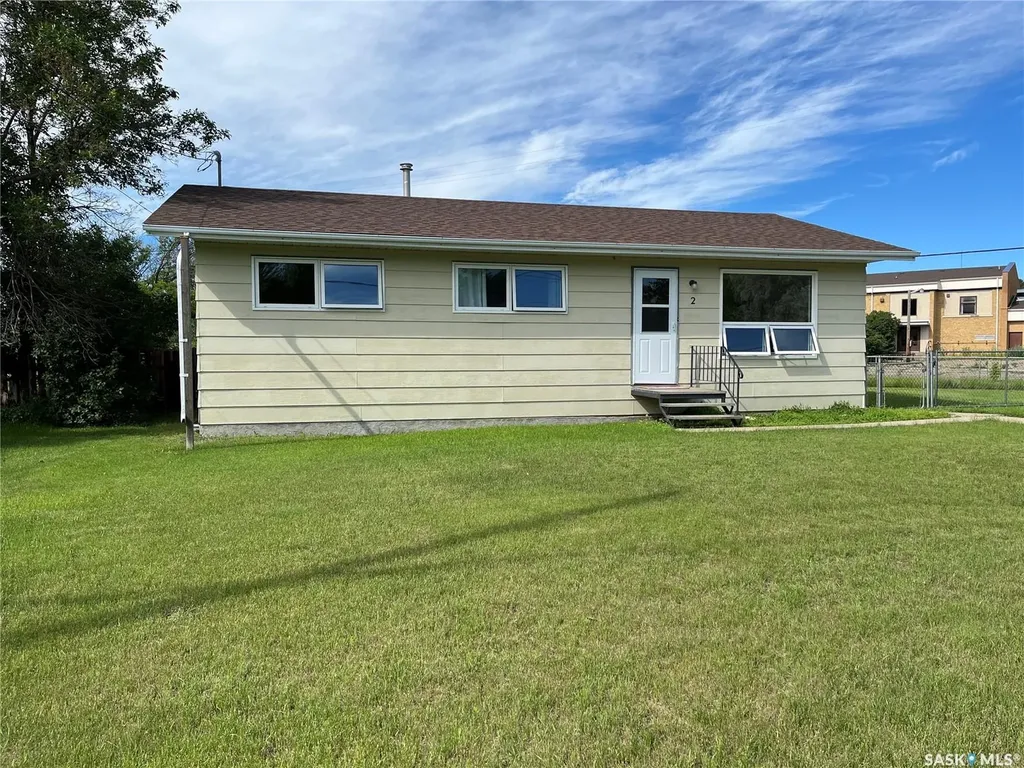 2 6th Street Willow Bunch SK S0H 4K0