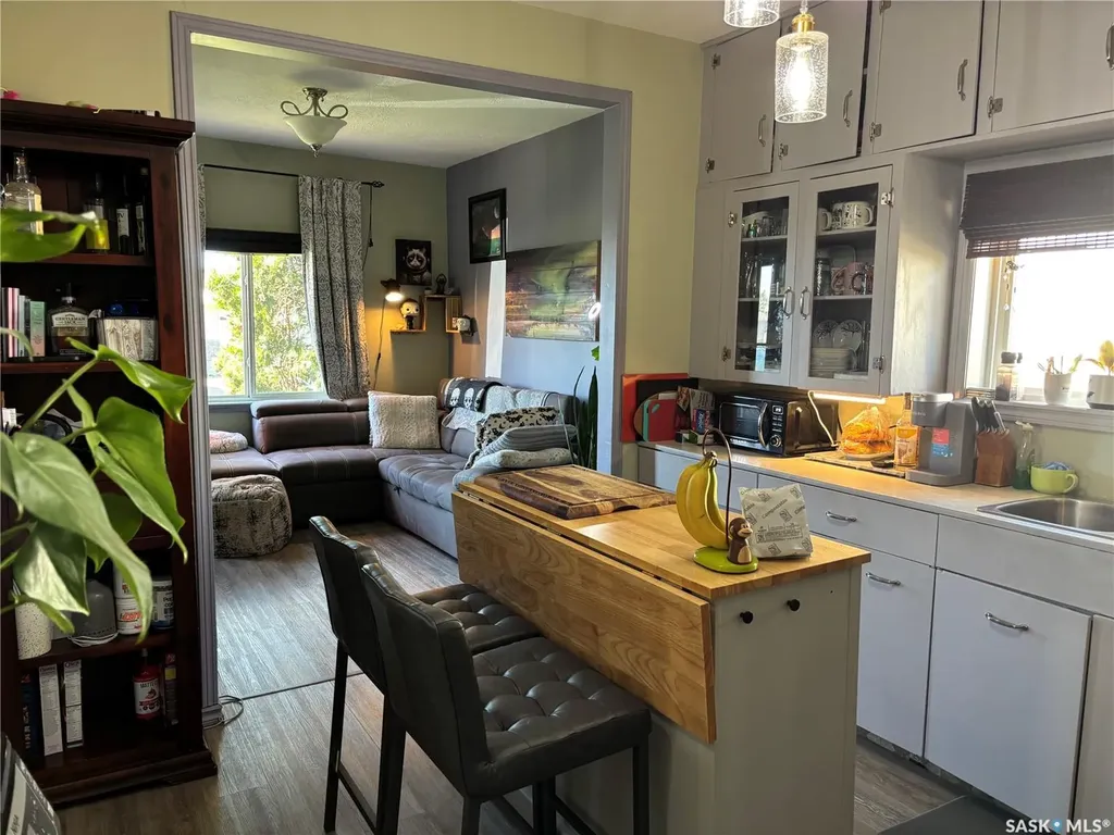 944 Brown Street Moose Jaw SK S6H 2Z2