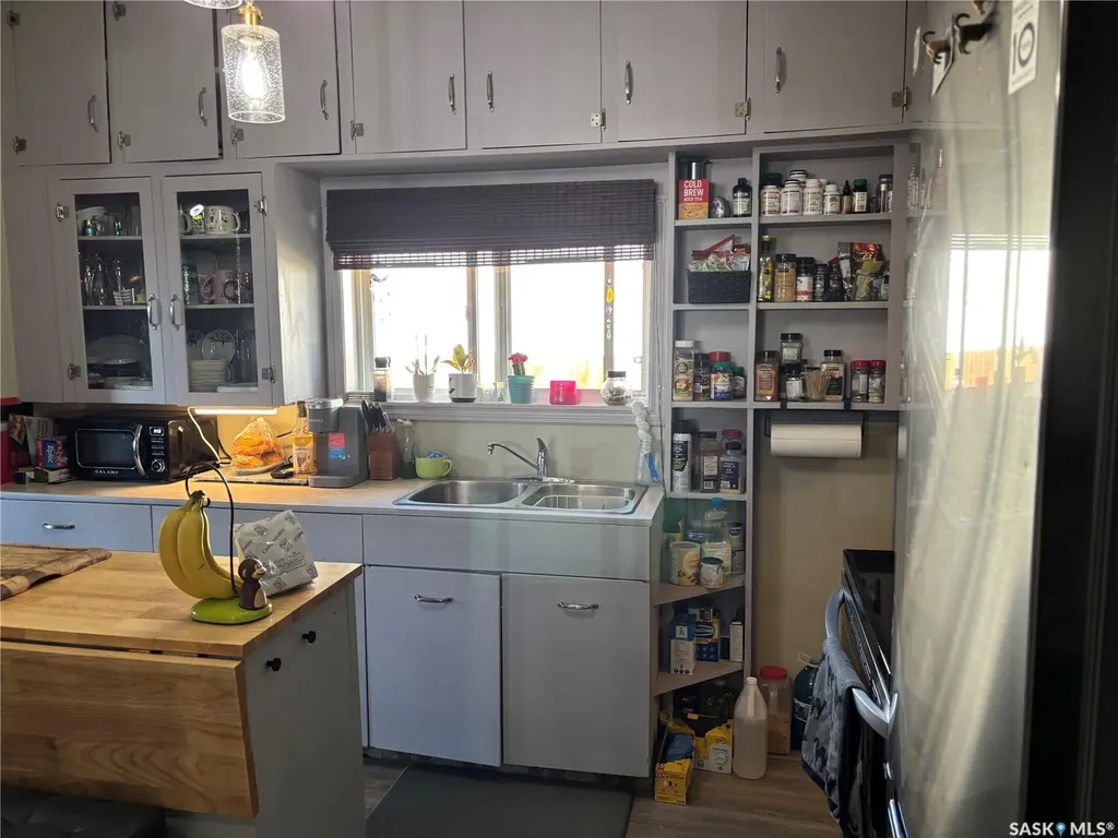 944 Brown Street Moose Jaw SK S6H 2Z2