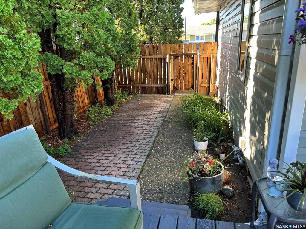 944 Brown Street Moose Jaw SK S6H 2Z2
