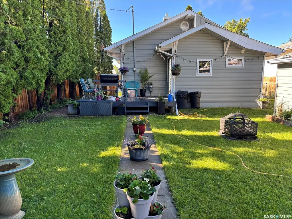 944 Brown Street Moose Jaw SK S6H 2Z2