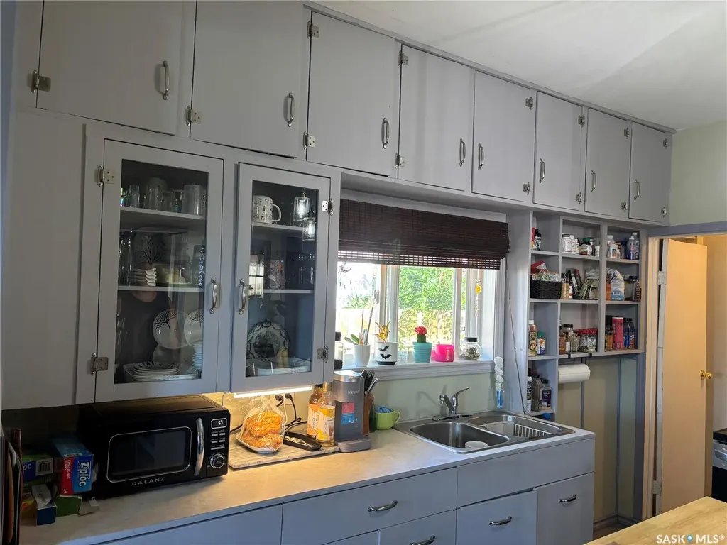 944 Brown Street Moose Jaw SK S6H 2Z2
