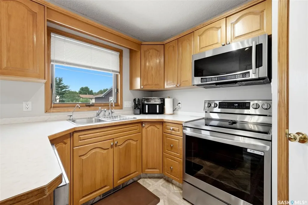 105 Courtside Crescent Pilot Butte SK S0G 3Z0