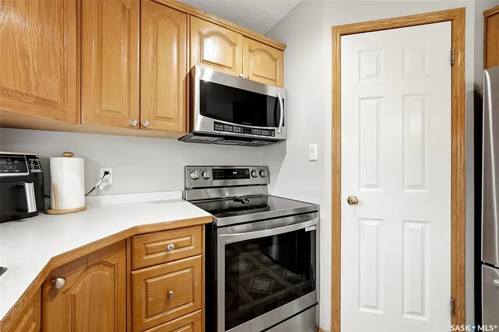 105 Courtside Crescent Pilot Butte SK S0G 3Z0
