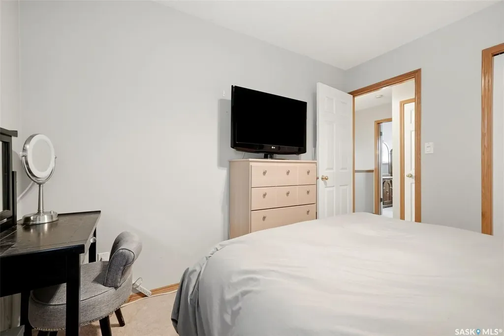 105 Courtside Crescent Pilot Butte SK S0G 3Z0