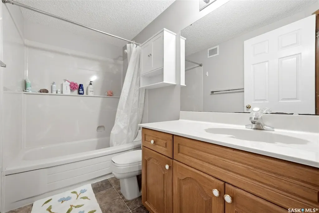105 Courtside Crescent Pilot Butte SK S0G 3Z0