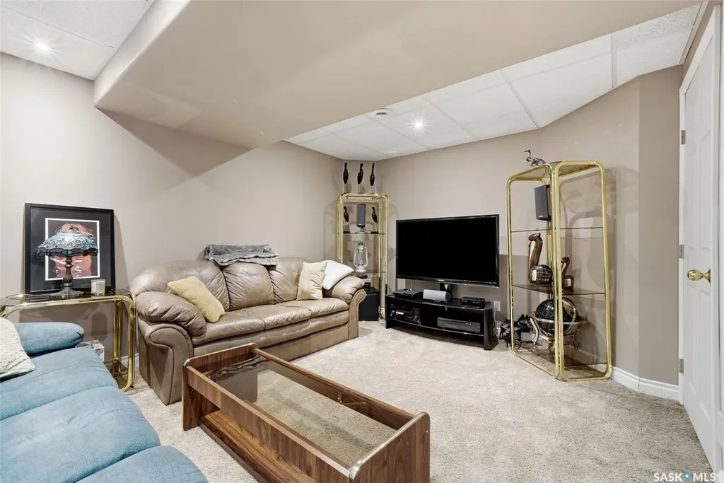 105 Courtside Crescent Pilot Butte SK S0G 3Z0