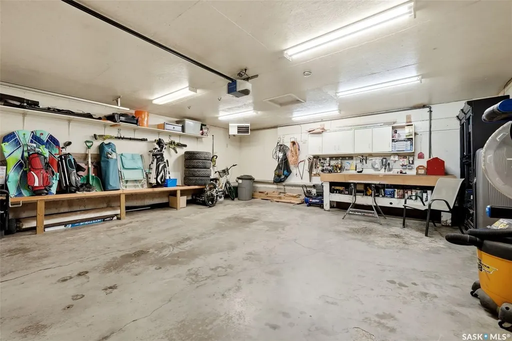 105 Courtside Crescent Pilot Butte SK S0G 3Z0
