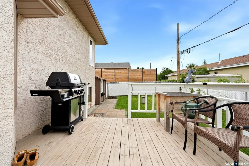 105 Courtside Crescent Pilot Butte SK S0G 3Z0