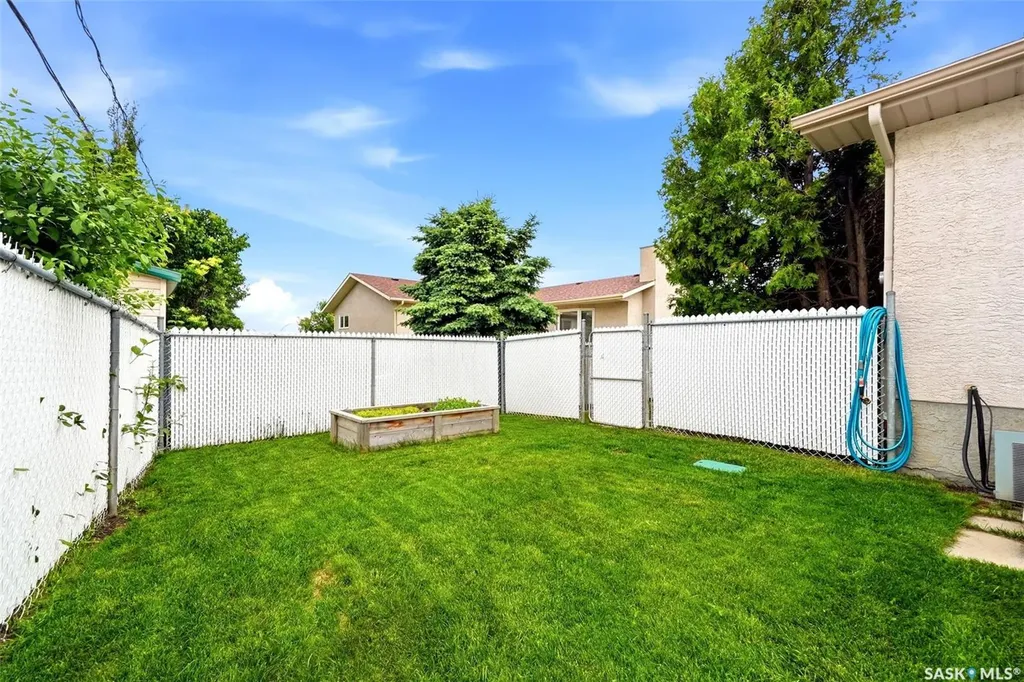 105 Courtside Crescent Pilot Butte SK S0G 3Z0