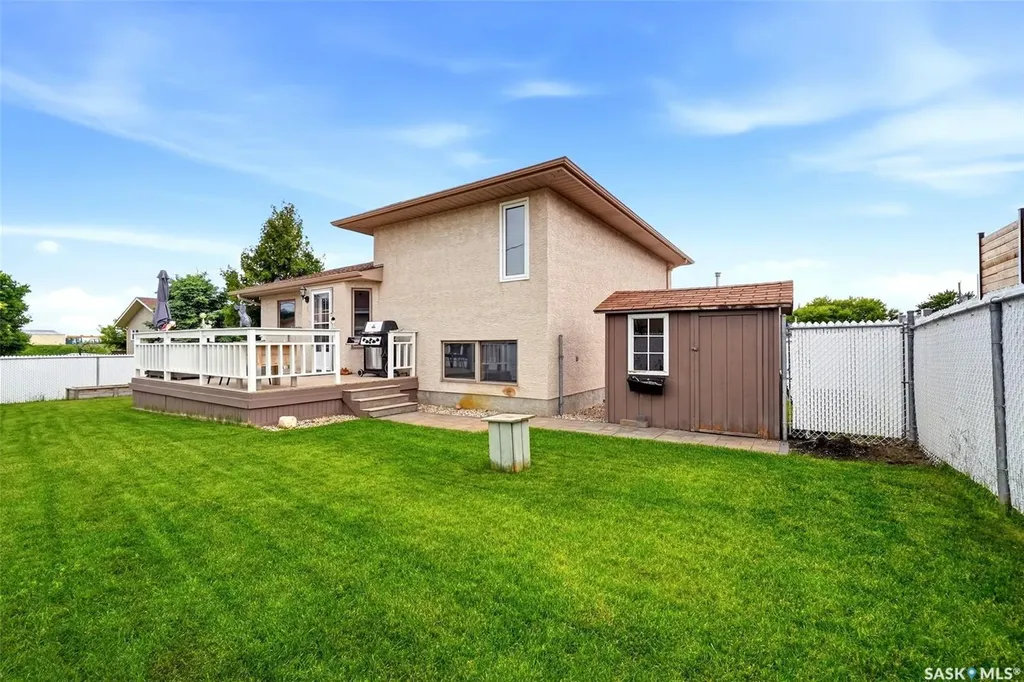 105 Courtside Crescent Pilot Butte SK S0G 3Z0