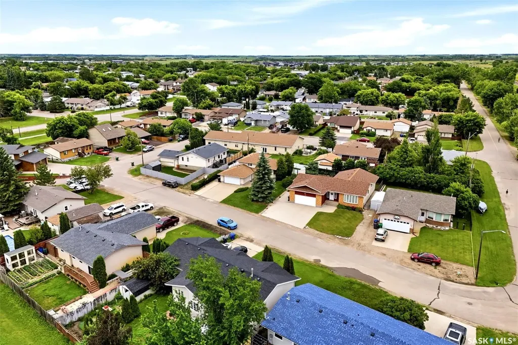 105 Courtside Crescent Pilot Butte SK S0G 3Z0