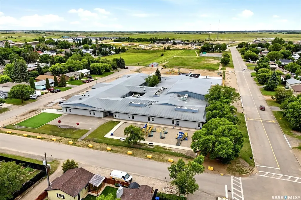 105 Courtside Crescent Pilot Butte SK S0G 3Z0