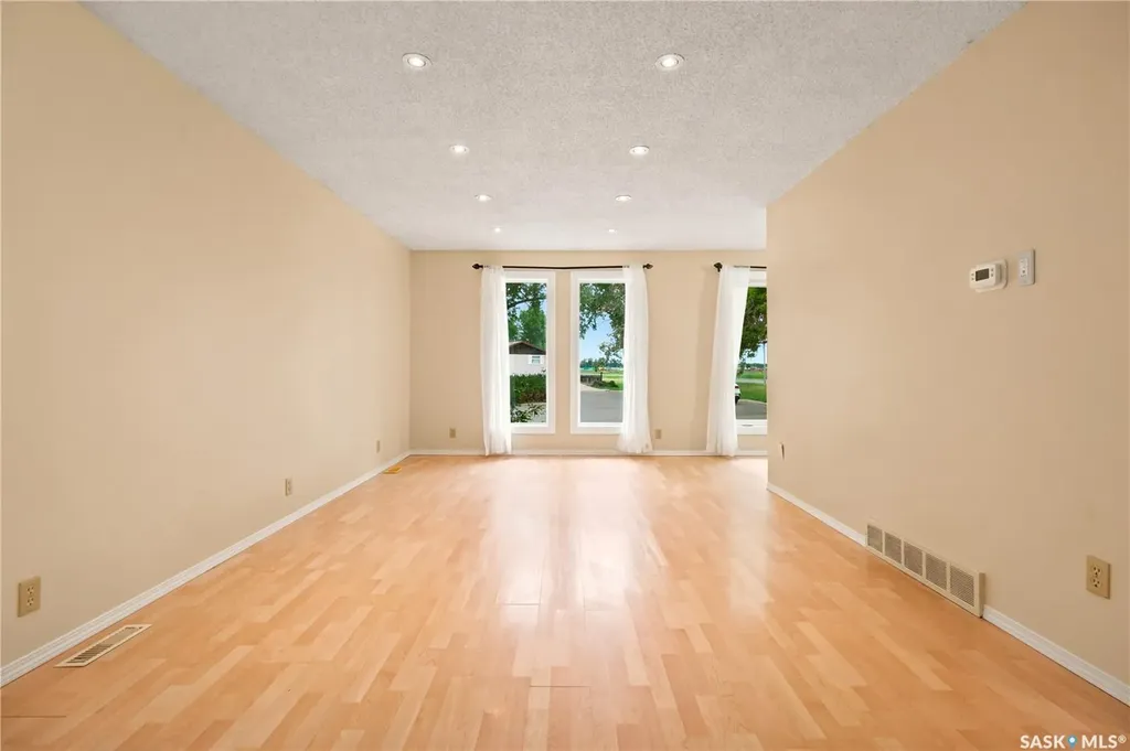 7322 Rimmer Bay Regina SK S4X 2X3