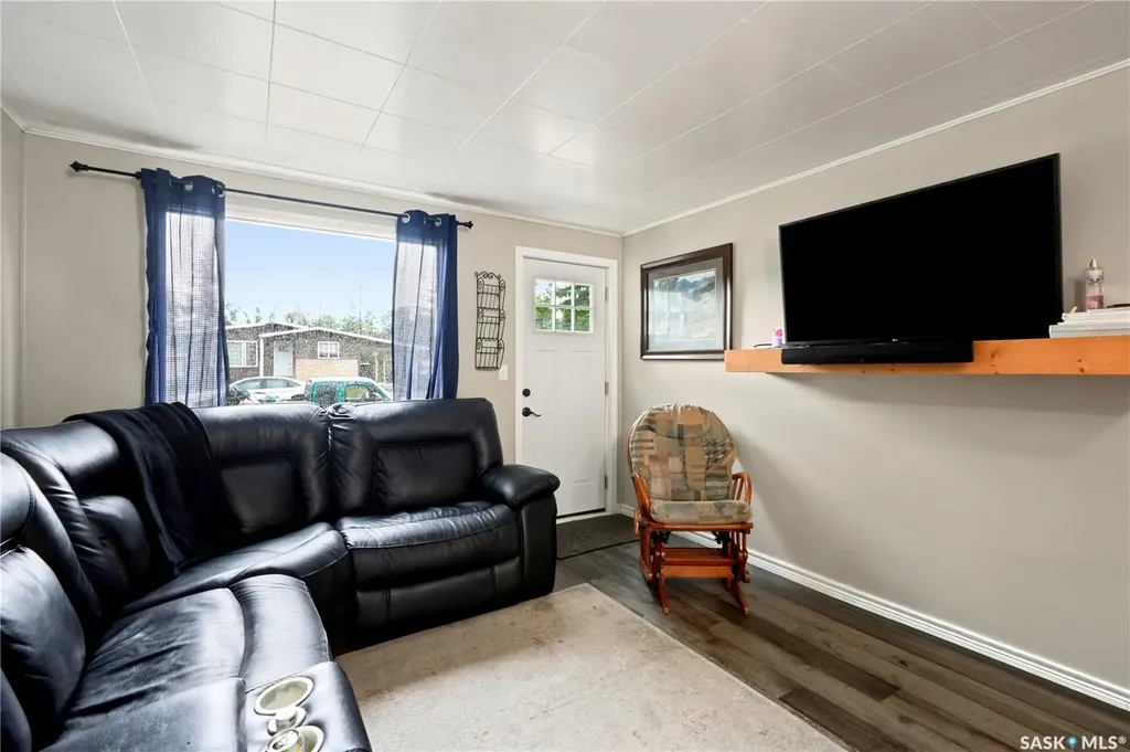 1007 4th Street Rosthern SK S0K 3R0