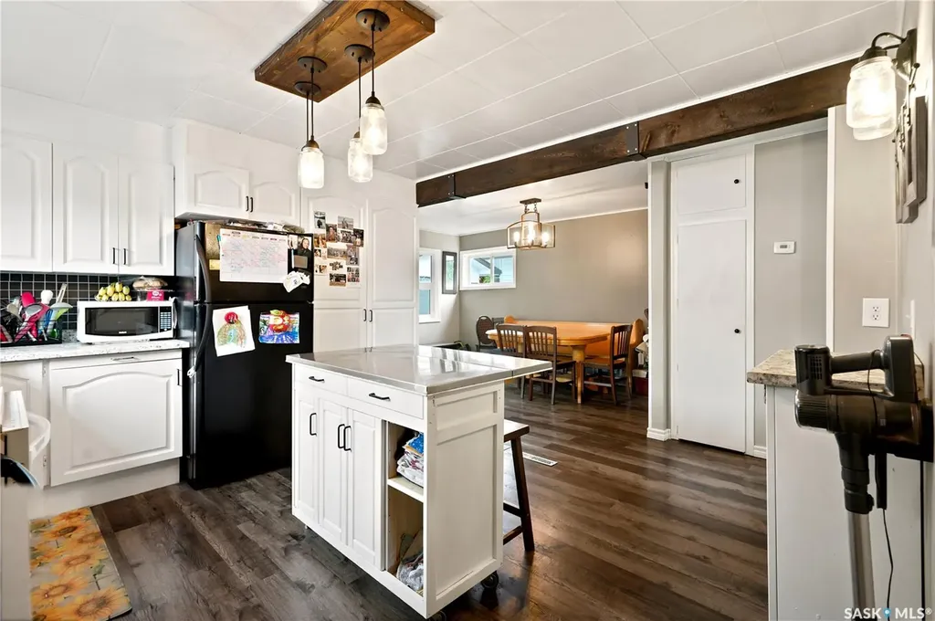 1007 4th Street Rosthern SK S0K 3R0