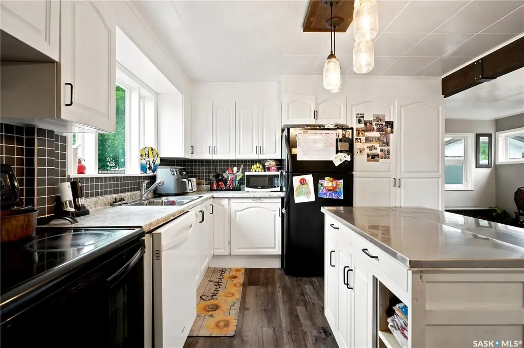 1007 4th Street Rosthern SK S0K 3R0