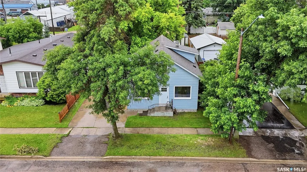 1007 4th Street Rosthern SK S0K 3R0
