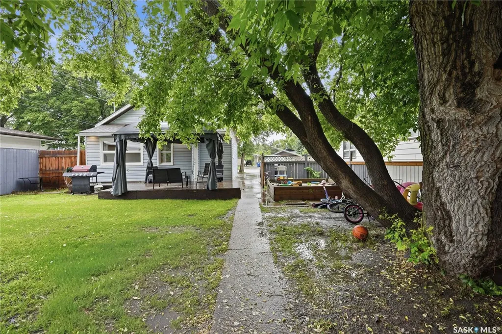 1007 4th Street Rosthern SK S0K 3R0