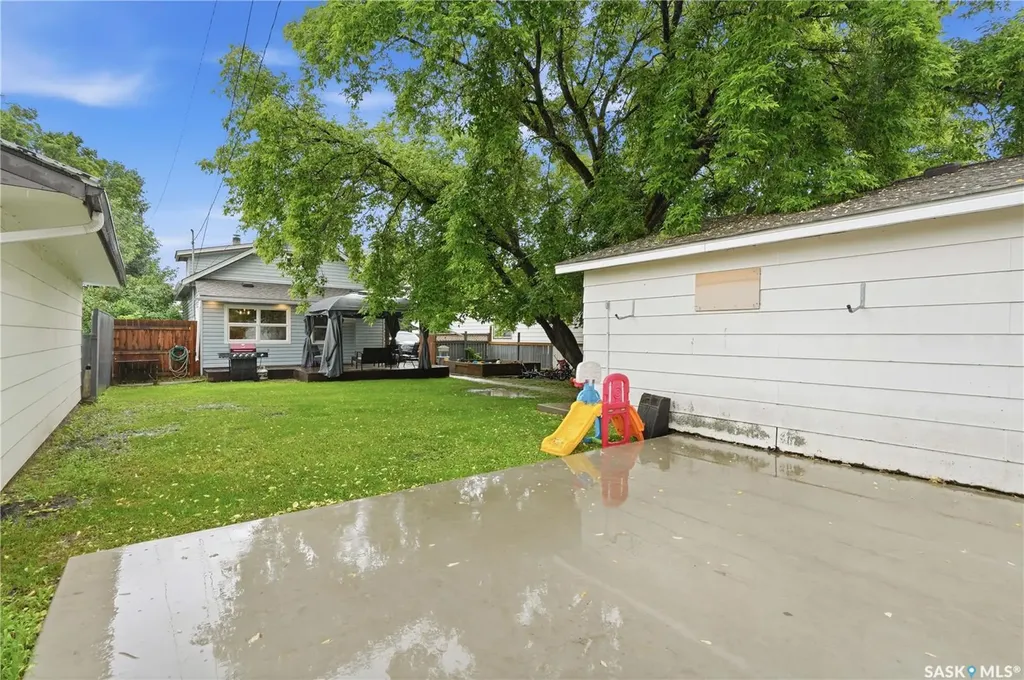 1007 4th Street Rosthern SK S0K 3R0