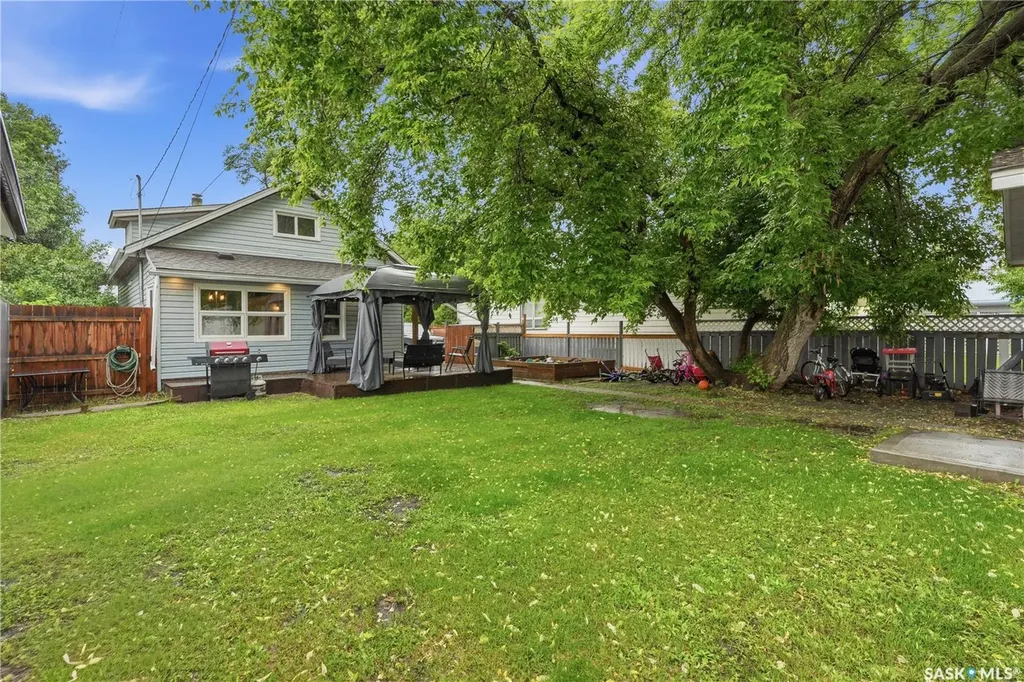 1007 4th Street Rosthern SK S0K 3R0