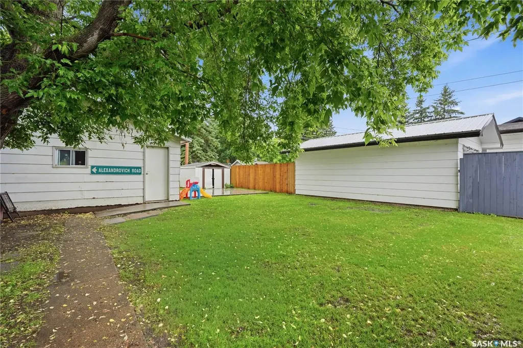 1007 4th Street Rosthern SK S0K 3R0