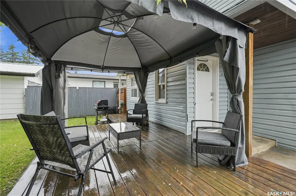 1007 4th Street Rosthern SK S0K 3R0