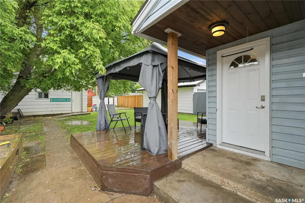 1007 4th Street Rosthern SK S0K 3R0