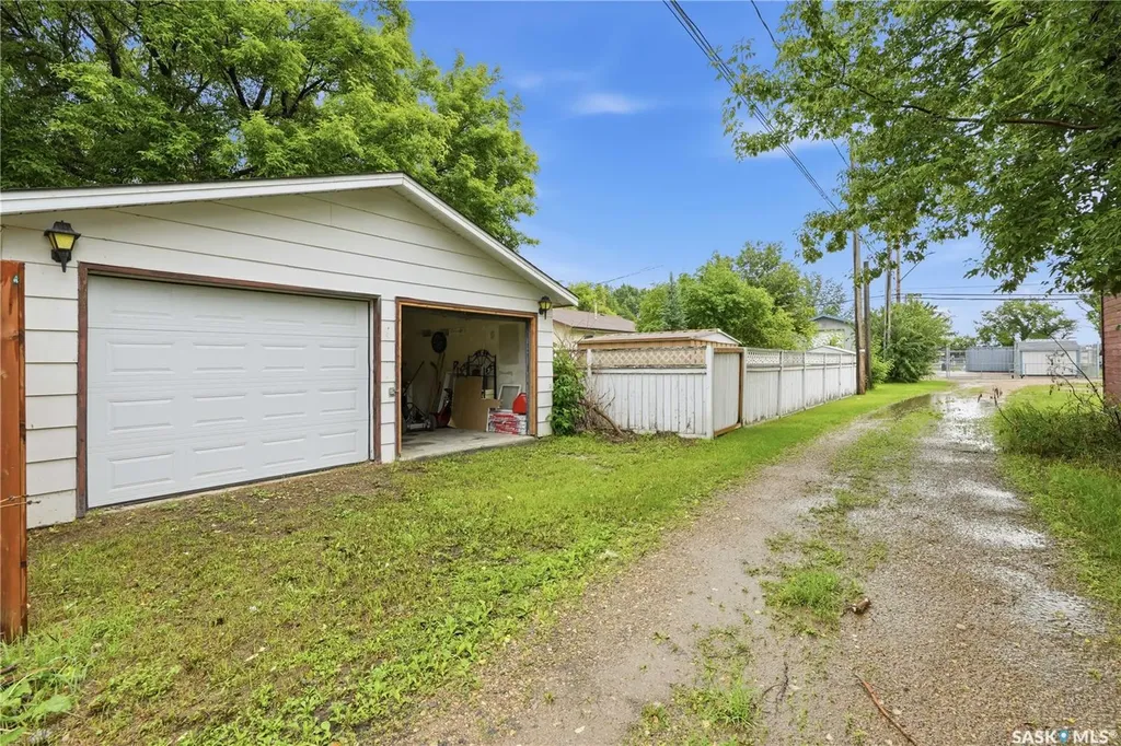 1007 4th Street Rosthern SK S0K 3R0
