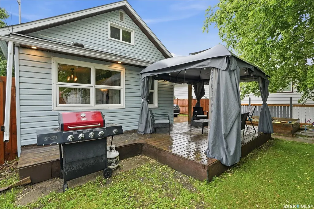 1007 4th Street Rosthern SK S0K 3R0