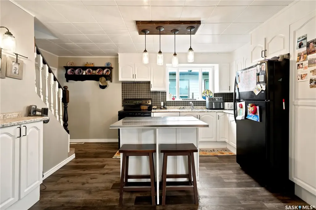 1007 4th Street Rosthern SK S0K 3R0