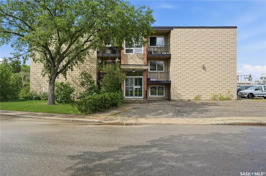 2620 5th Street N Regina SK S4R 5E5