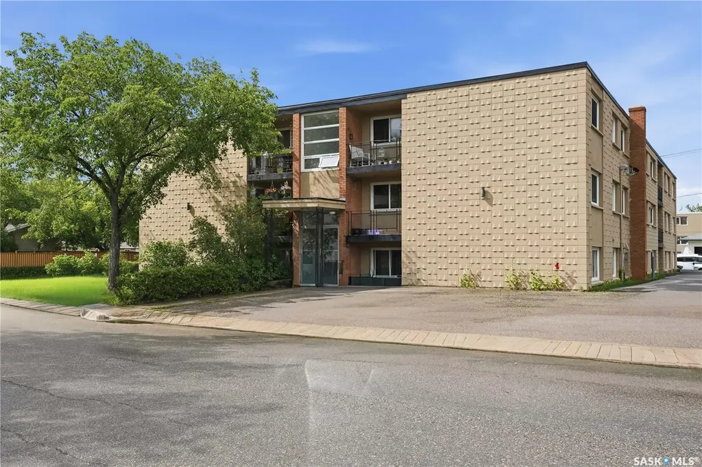 2620 5th Street N Regina SK S4R 5E5