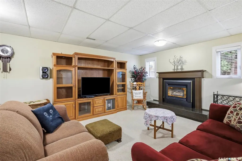 233 Kellins Place Saskatoon SK S7N 2X5