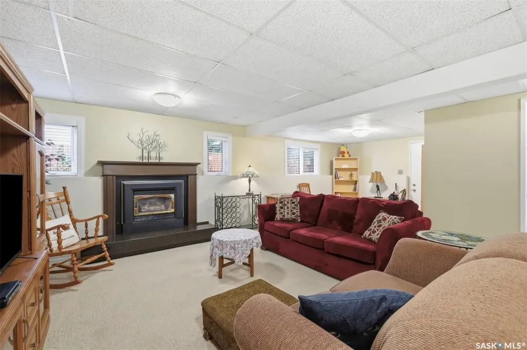 233 Kellins Place Saskatoon SK S7N 2X5