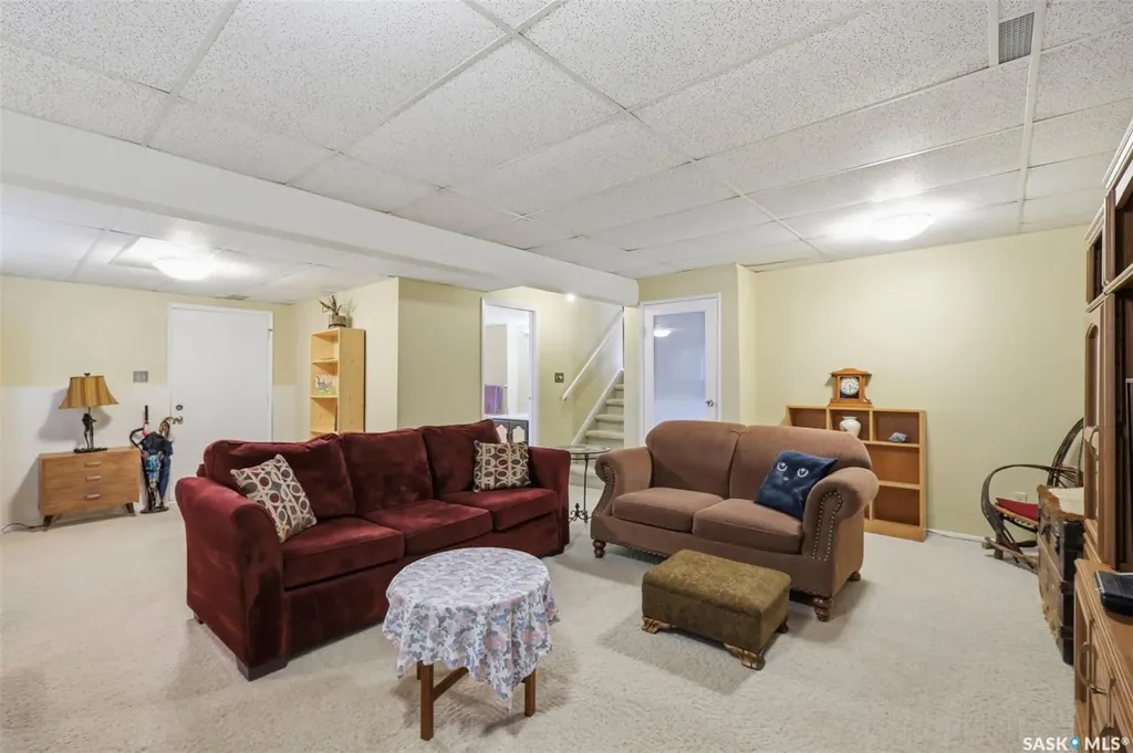 233 Kellins Place Saskatoon SK S7N 2X5